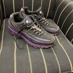 Nike Air Max 95 Black and Purple Shoes